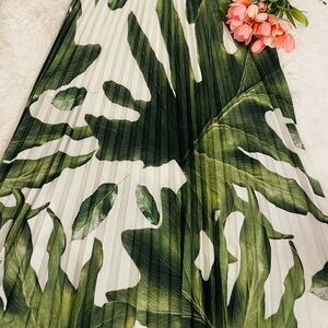 Green Leaf Print Skirt